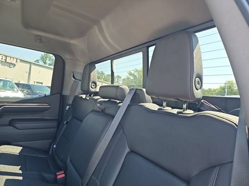 Used 2024 Chevrolet Silverado 1500 LT Trail Boss w/ LT Trail Boss Premium Package AWD/4WD image 16
