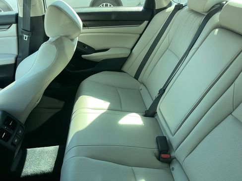 Used 2022 Honda Accord Touring image 10