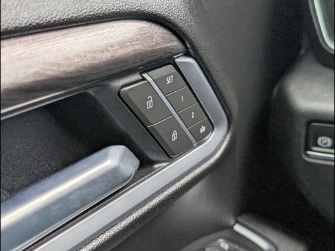 Used 2025 Chevrolet Silverado 2500 LTZ w/ LTZ Premium Package image 17