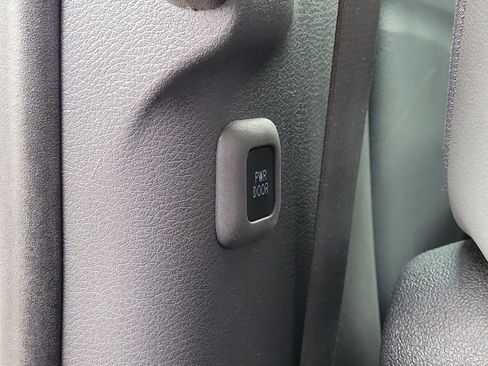 Used 2024 Toyota Sienna XLE image 14