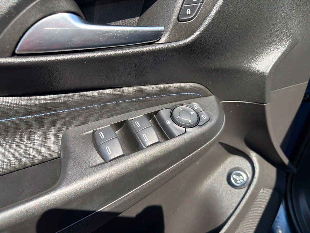 Used 2025 Buick Envista Sport Touring w/ Convenience I Package FWD image 15