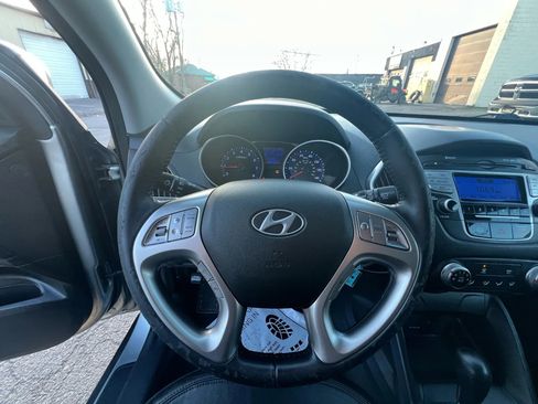 Used 2012 Hyundai Tucson GLS image 13
