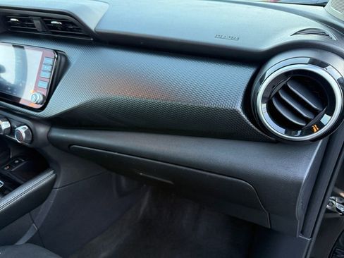 Used 2024 Nissan Kicks SV image 16