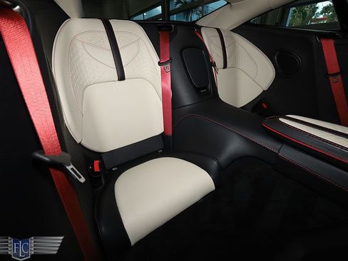 Used 2022 Aston Martin DBS Superleggera image 21