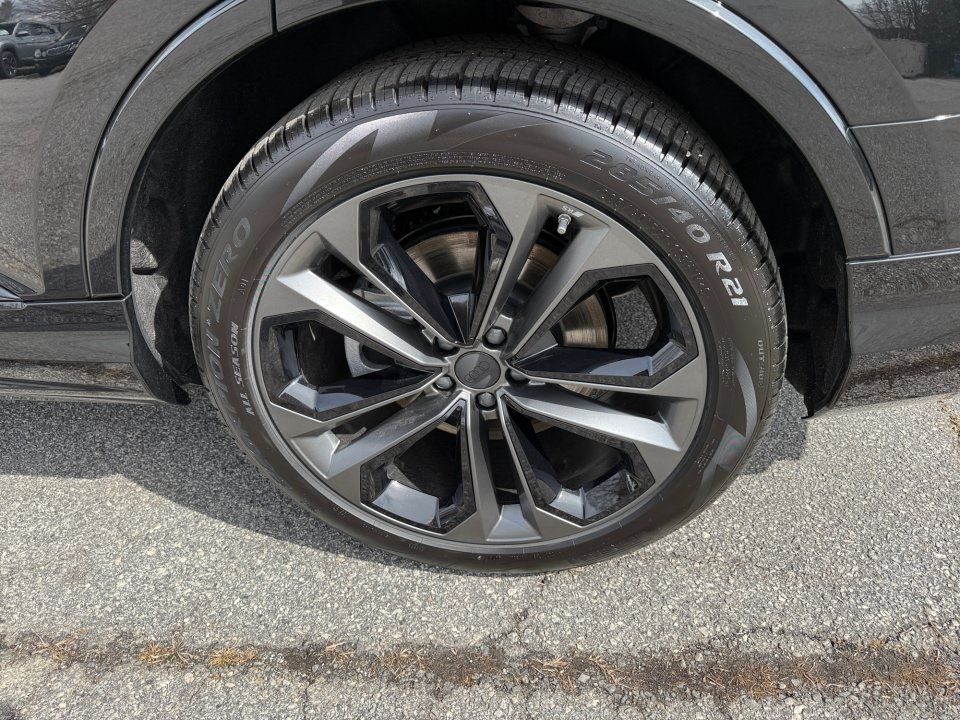 New 2026 Audi Q7 3.0T Premium Plus AWD/4WD image 22