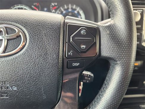 Used 2025 Chevrolet Traverse High Country FWD image 29