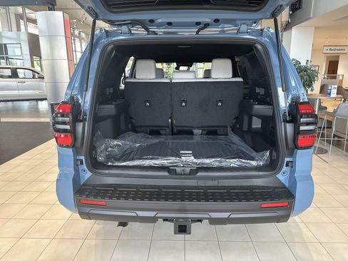 New 2026 Toyota 4Runner SR5 AWD/4WD image 28