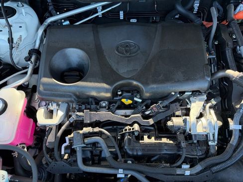 Used 2021 Toyota Venza XLE w/ Softex Package AWD/4WD image 30