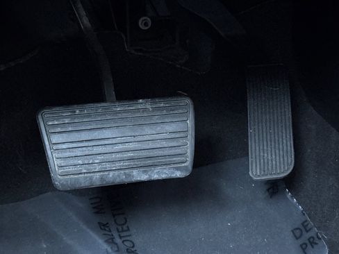 Used 2018 Cadillac Escalade ESV Premium Luxury image 46