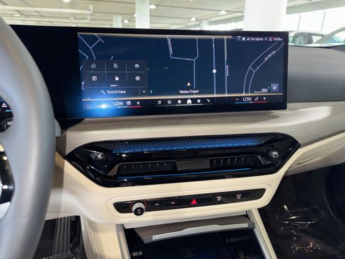 Used 2025 BMW 330i Sedan w/ Convenience Package RWD image 23