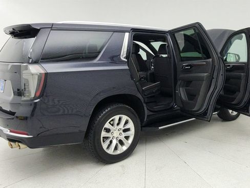 Used 2025 Chevrolet Tahoe Premier AWD/4WD image 12