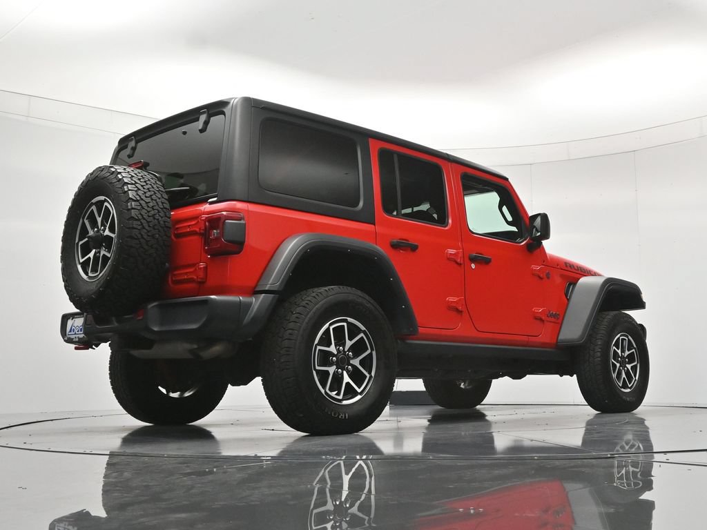Used 2024 Jeep Wrangler Unlimited Rubicon AWD/4WD image 39