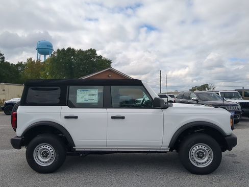 New 2025 Ford Bronco 4-Door AWD/4WD image 2