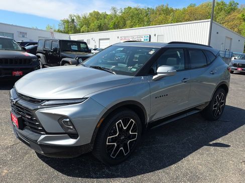 Used 2023 Chevrolet Blazer RS w/ Driver Confidence II Package AWD/4WD image 4