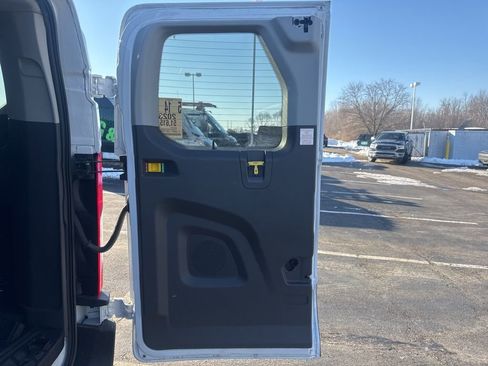 Used 2023 Ford Transit 350 XLT image 27