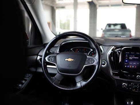 Used 2020 Chevrolet Traverse LT FWD image 13