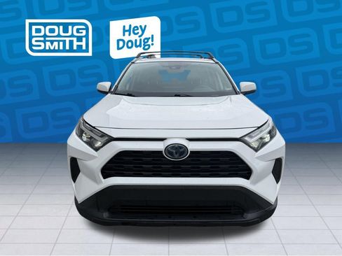 Used 2022 Toyota RAV4 XLE w/ Convenience Package AWD/4WD image 3