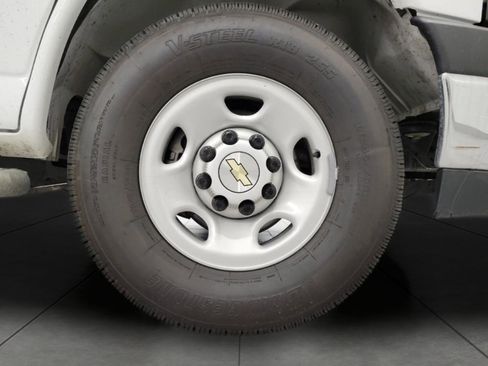 Used 2024 Chevrolet Express 2500 w/ Driver Convenience Package image 4