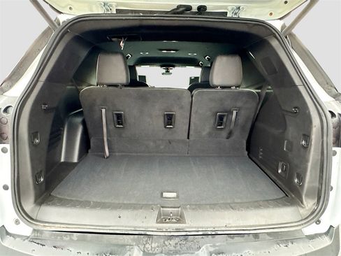 Used 2023 Chevrolet Traverse RS image 27