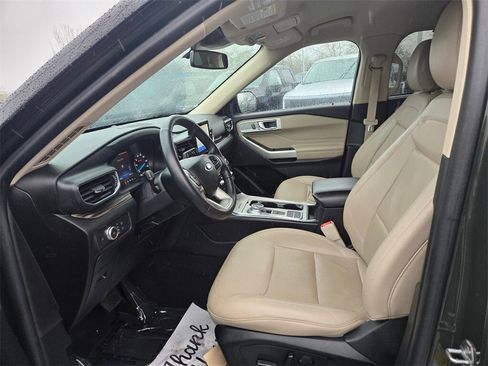 Used 2022 Ford Explorer Limited image 12