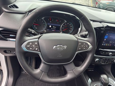 Used 2022 Chevrolet Traverse RS AWD/4WD image 17