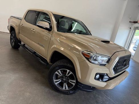 Used 2018 Toyota Tacoma TRD Sport RWD image 24