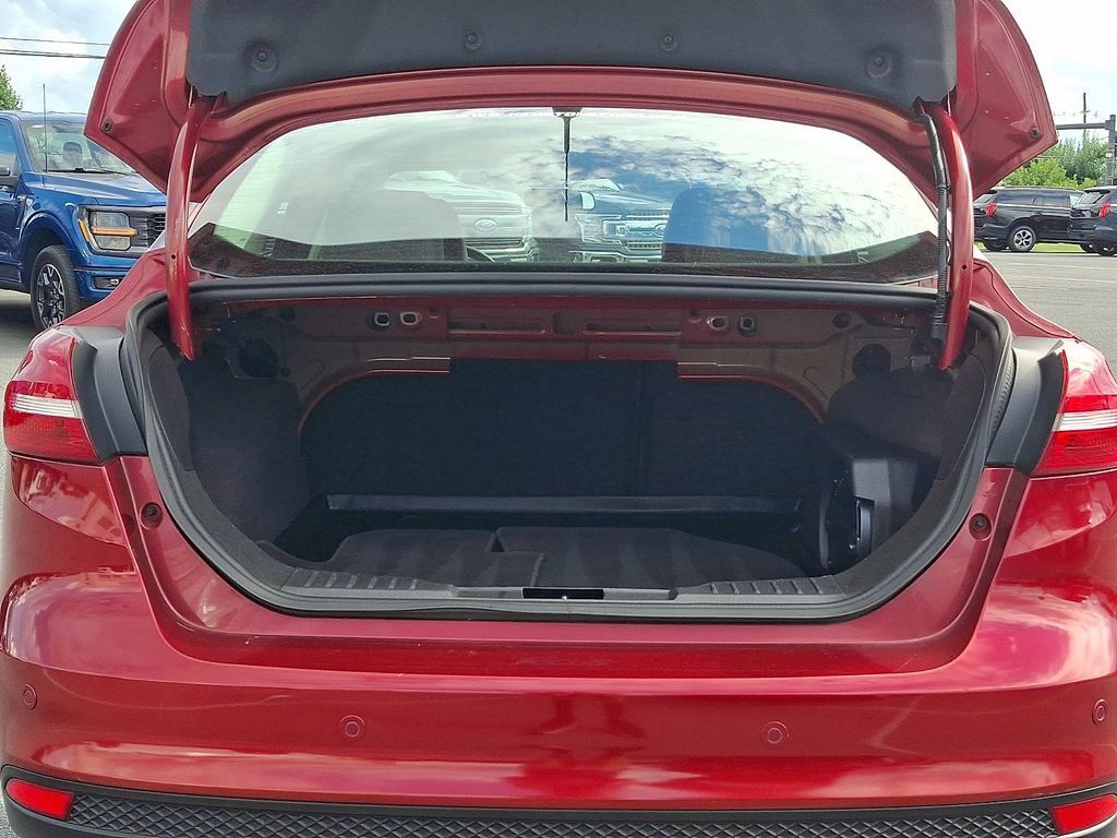 Used 2016 Ford Focus Titanium w/ Exterior Protection Package FWD image 29