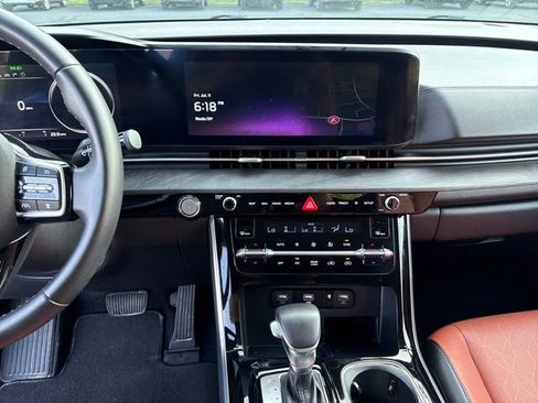 Used 2023 Kia Carnival SX image 17