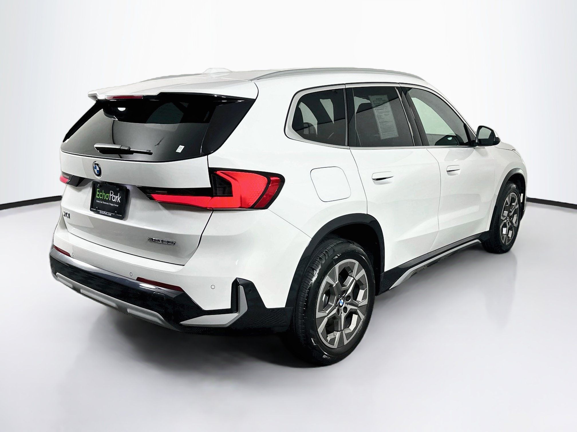 Used 2025 BMW X1 xDrive28i AWD/4WD image 9