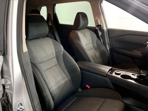 Used 2025 Nissan Rogue SV AWD/4WD image 7