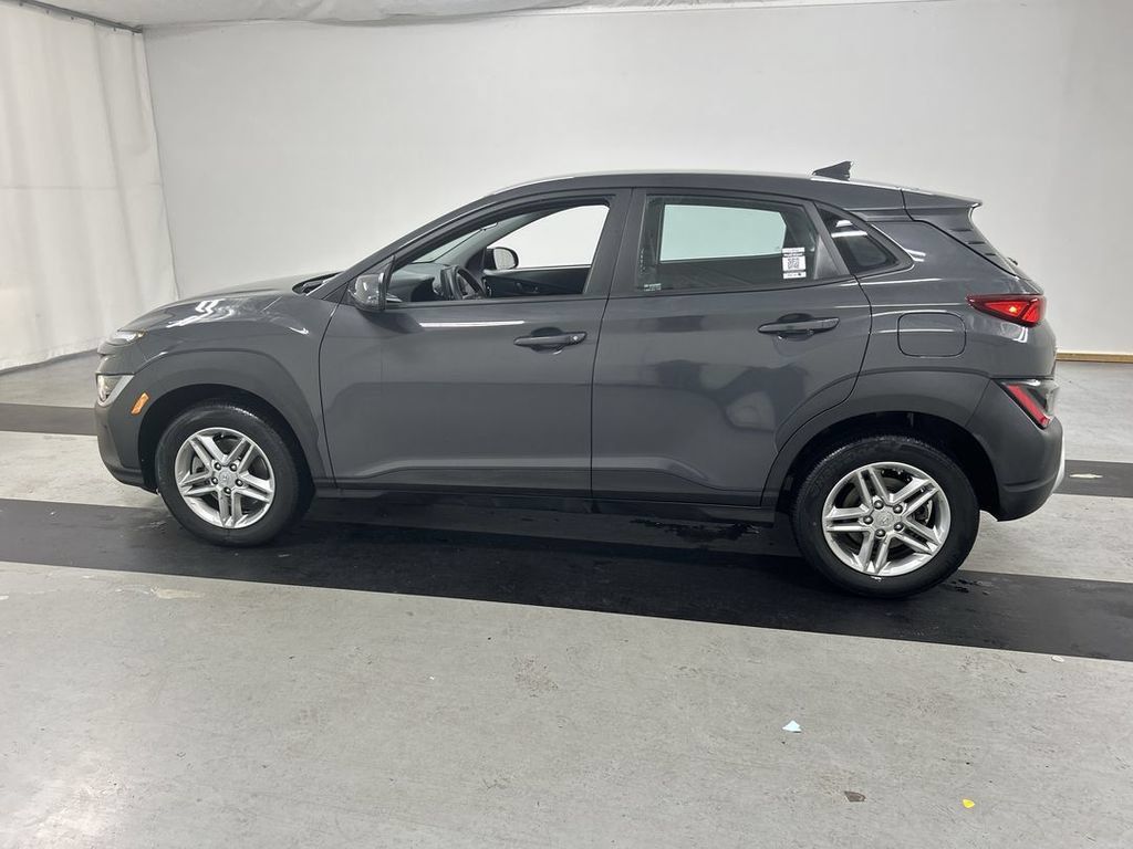 Used 2023 Hyundai Kona SE AWD/4WD image 6