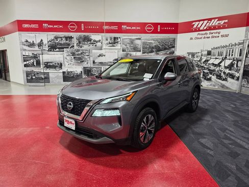 Used 2023 Nissan Rogue SV AWD/4WD image 8