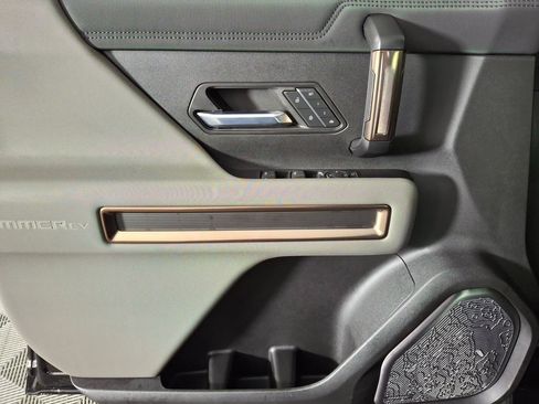 Used 2024 GMC Hummer EV 3X image 25