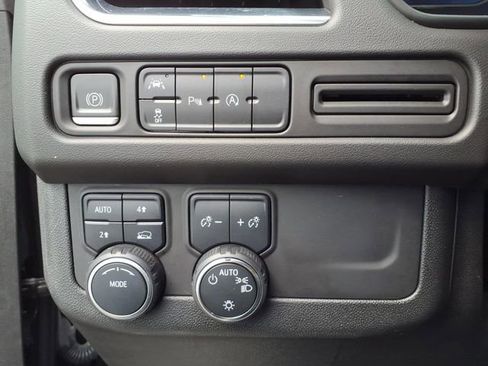 Used 2023 Chevrolet Suburban LT image 10