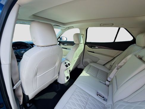 Used 2023 Buick Envision Avenir image 25