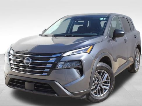 Used 2024 Nissan Rogue S image 1