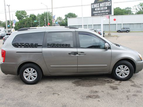 Used 2012 Kia Sedona LX w/ PWR Pkg FWD image 6