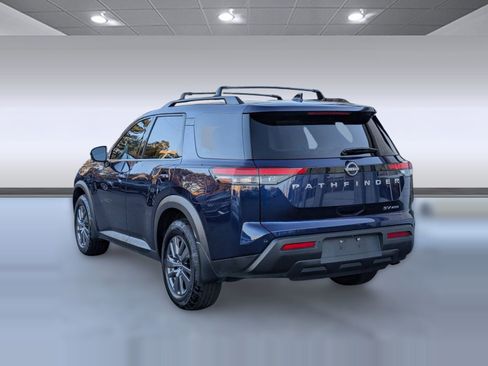 Used 2022 Nissan Pathfinder SV image 3