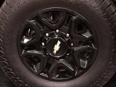 Used 2022 Chevrolet Silverado 2500 LT w/ Convenience Package AWD/4WD image 9