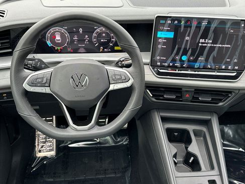 New 2026 Volkswagen Tiguan SE R-Line image 13