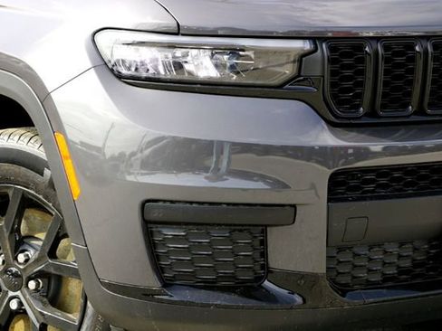New 2025 Jeep Grand Cherokee L Altitude RWD image 3