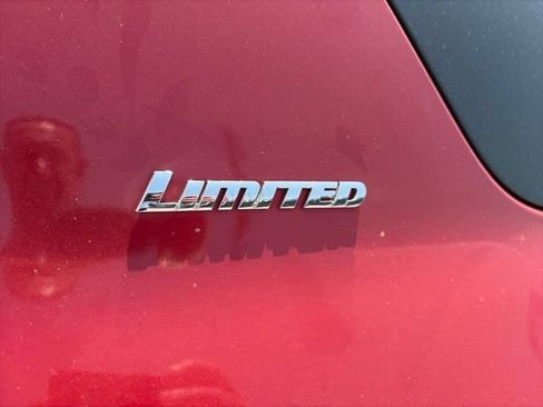 Used 2019 Toyota 4Runner Limited AWD/4WD image 7