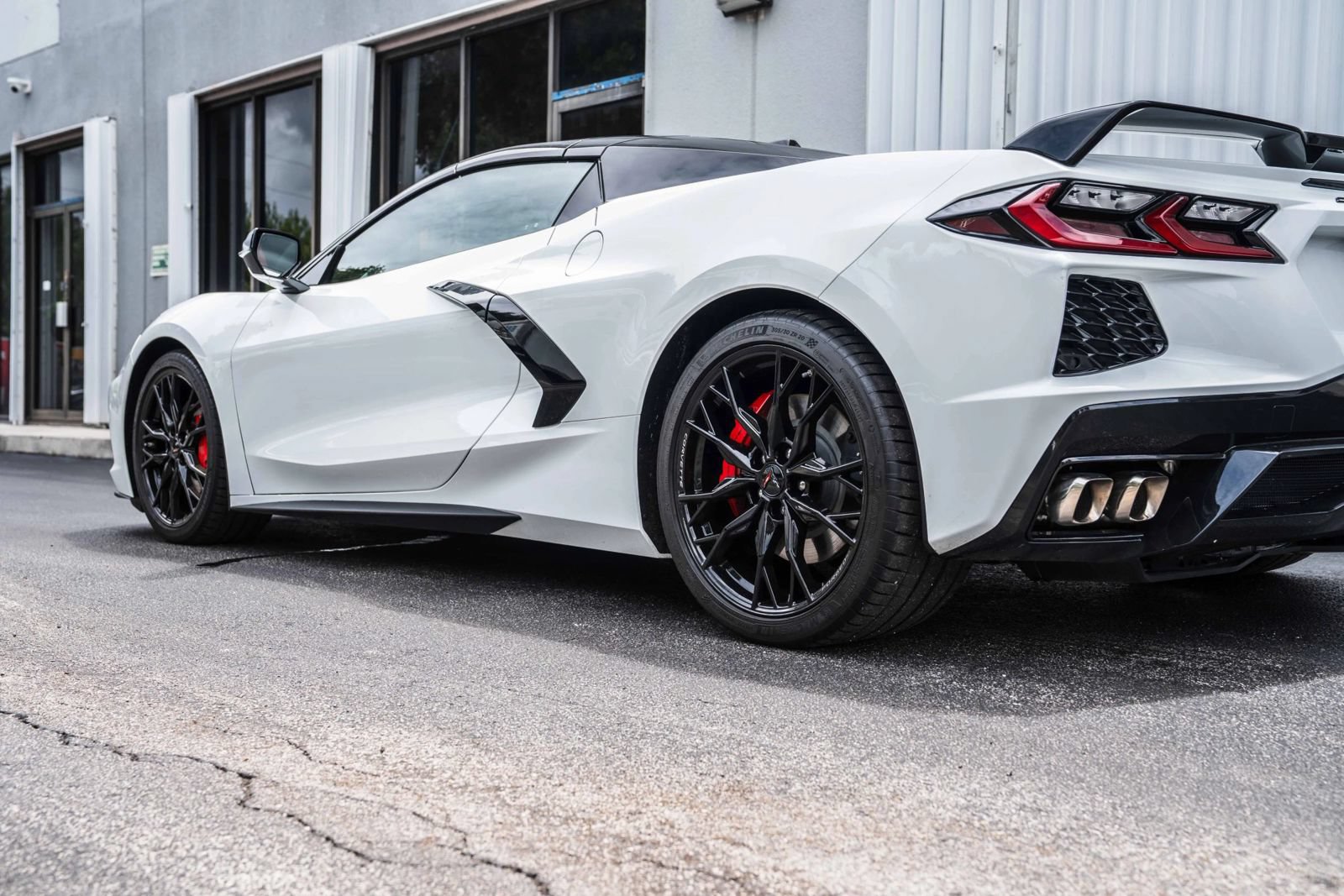 Used 2023 Chevrolet Corvette Stingray Premium Conv w/ Z51 Performance Package RWD image 7
