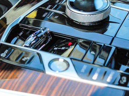 New 2026 BMW X7 M60i image 19