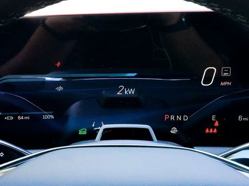 New 2025 Cadillac Optiq Luxury 1 image 38