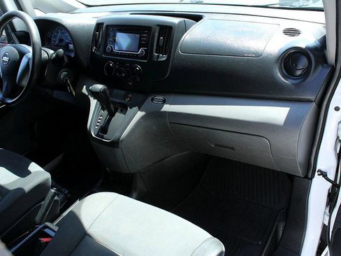 Used 2018 Nissan NV200 S image 13