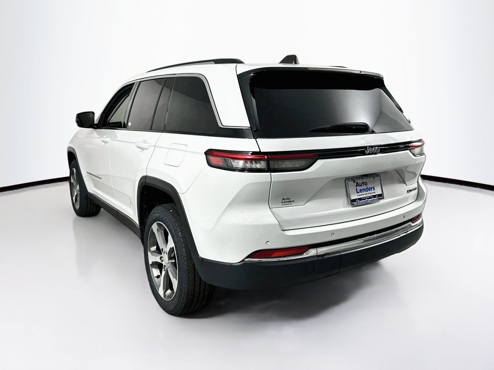 Used 2023 Jeep Grand Cherokee Limited RWD image 7