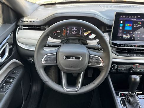 Used 2025 Jeep Compass Limited AWD/4WD image 23