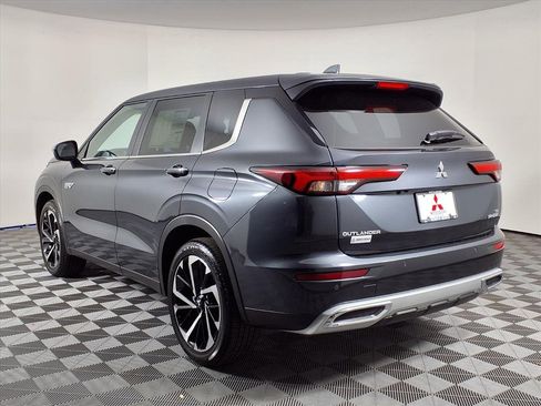 New 2025 Mitsubishi Outlander SE image 5