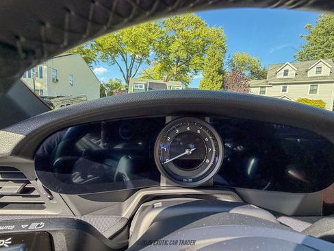 Used 2021 Porsche 911 Carrera RWD image 25